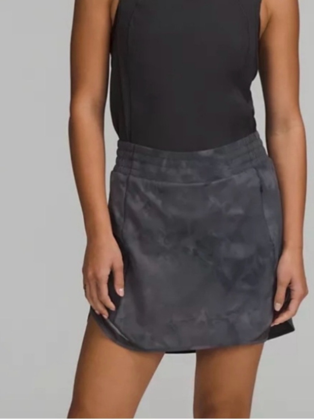 Lululemon Hotty Hot High-Rise Skirt Size 2